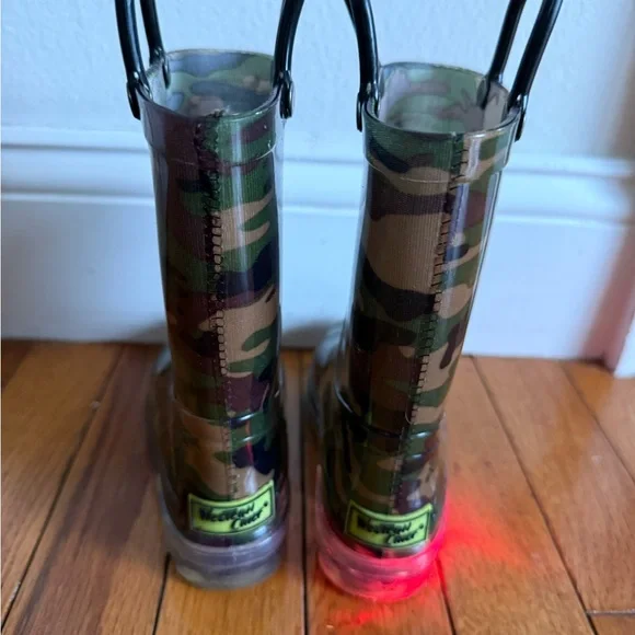 Western Chief Camouflage Kids Rain Boots - Picture 7 of 8